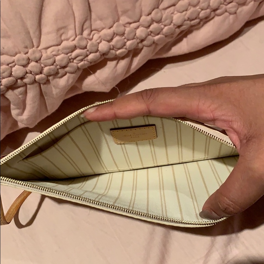 Wristlet - Picture 3 of 5